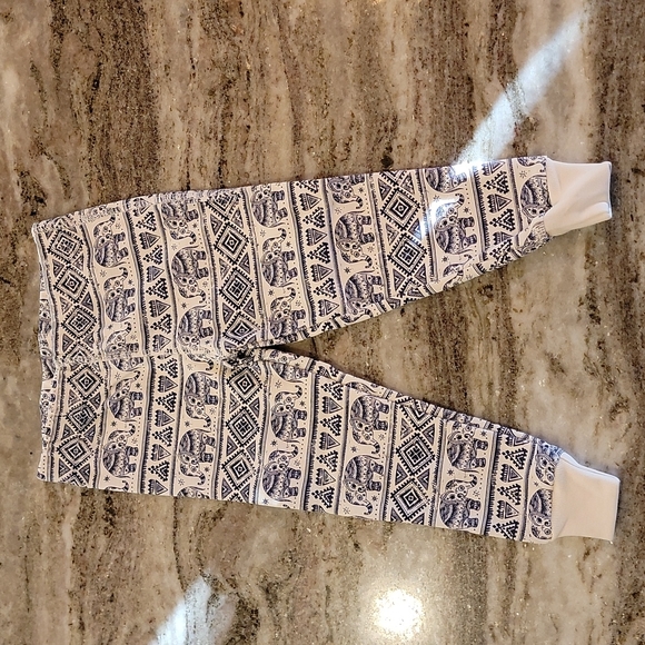 Pajamas For Peace Tranquil Elephant Kids Neutral Organic 2PC Pants Set - Picture 5 of 11